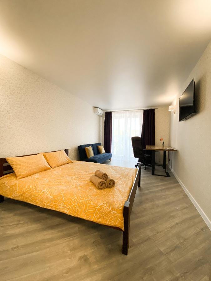 Helen: Стильні Апартаменти в Центрі Біля Корпусного Саду Poltava Room photo
