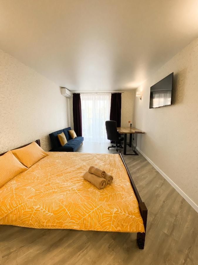 Helen: Стильні Апартаменти в Центрі Біля Корпусного Саду Poltava Room photo
